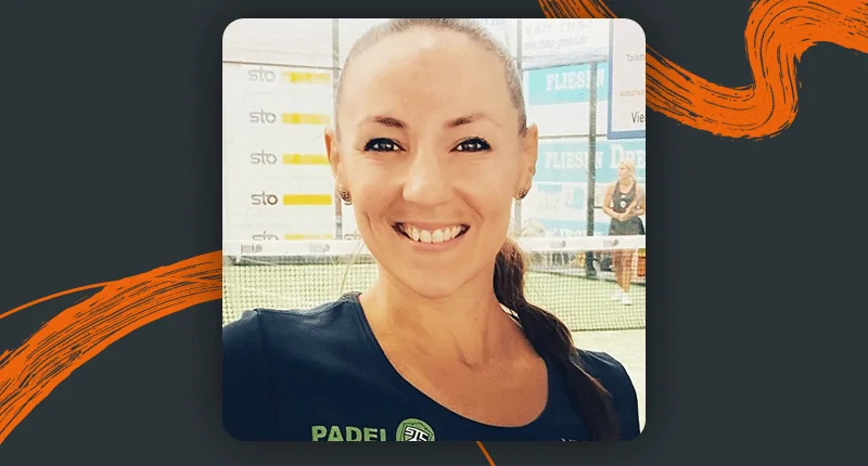 Banu Yaldiz lächelt in die Kamera und verkörpert mit ihrem Engagement die Veränderung im Fußball.